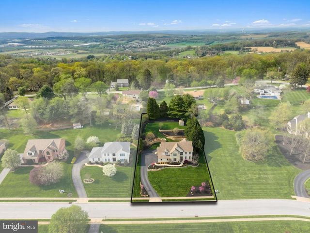 2252 SPANGLER CIR, York, PA 17406