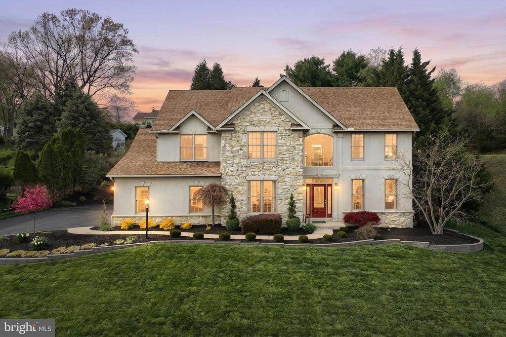 Image 1 of property listing at 2252 SPANGLER CIR, York, PA 17406