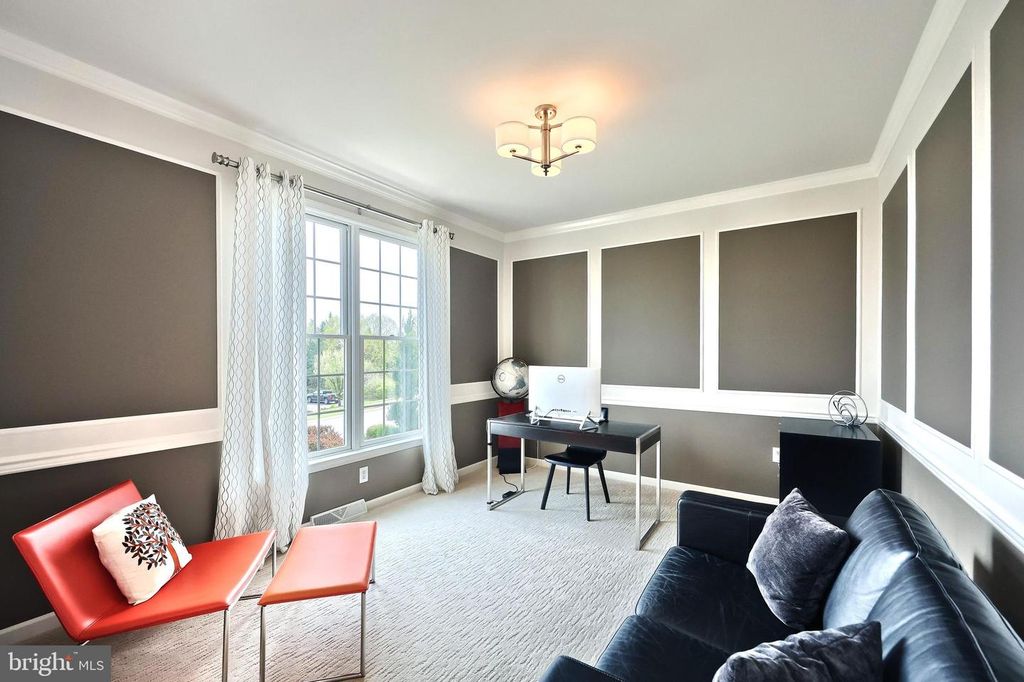 Image 20 of property listing at 2252 SPANGLER CIR, York, PA 17406