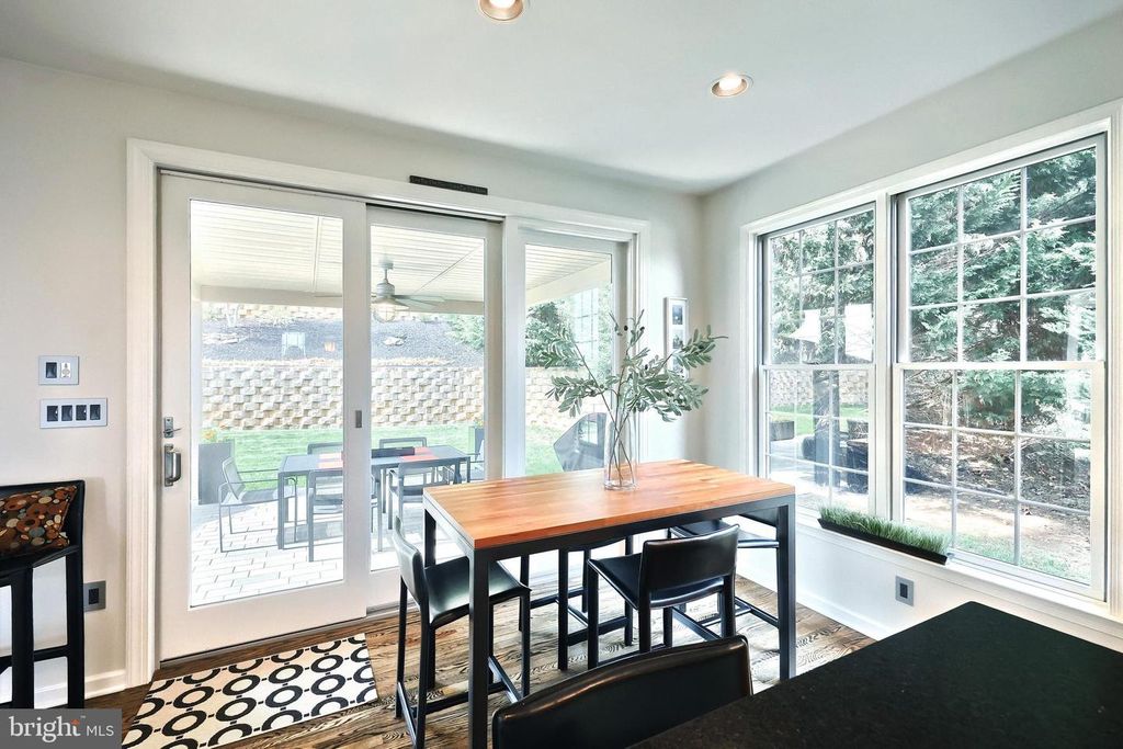 Image 27 of property listing at 2252 SPANGLER CIR, York, PA 17406