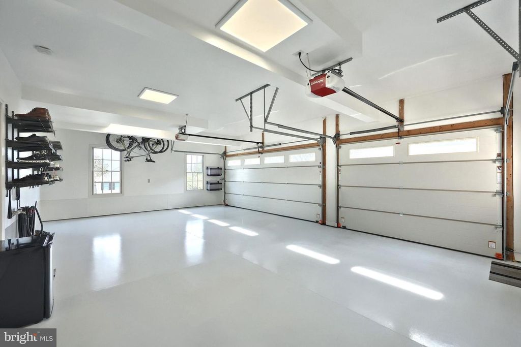 Image 32 of property listing at 2252 SPANGLER CIR, York, PA 17406