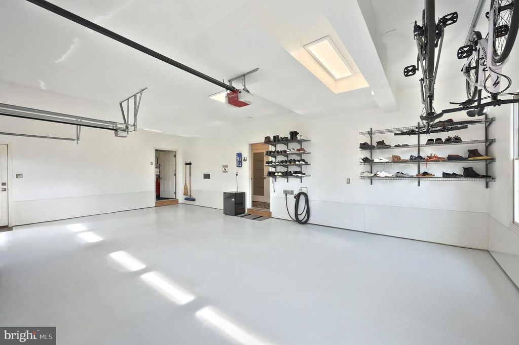 Image 33 of property listing at 2252 SPANGLER CIR, York, PA 17406