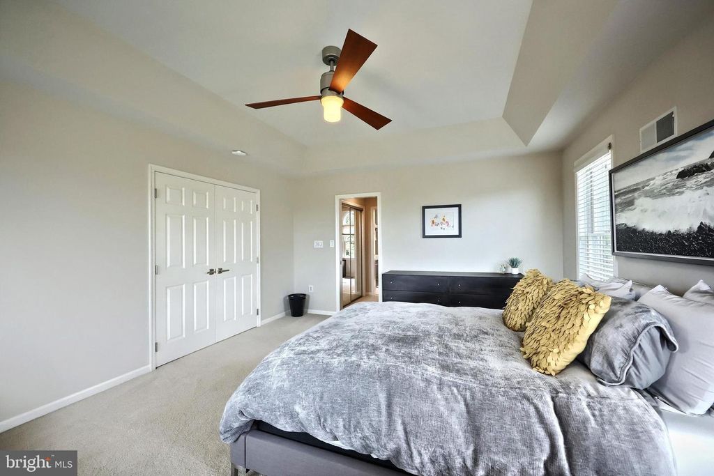 Image 41 of property listing at 2252 SPANGLER CIR, York, PA 17406