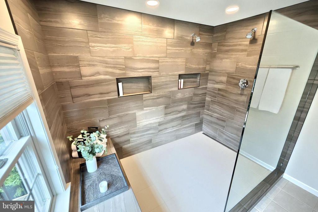 Image 45 of property listing at 2252 SPANGLER CIR, York, PA 17406