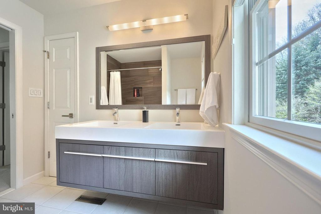 Image 51 of property listing at 2252 SPANGLER CIR, York, PA 17406