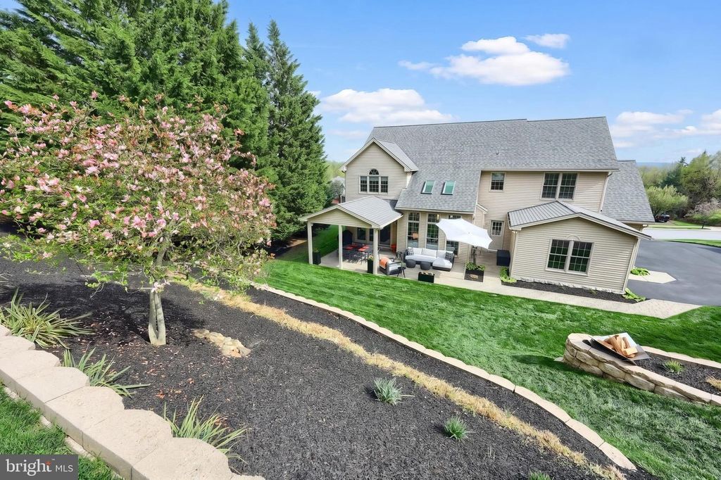 Image 58 of property listing at 2252 SPANGLER CIR, York, PA 17406