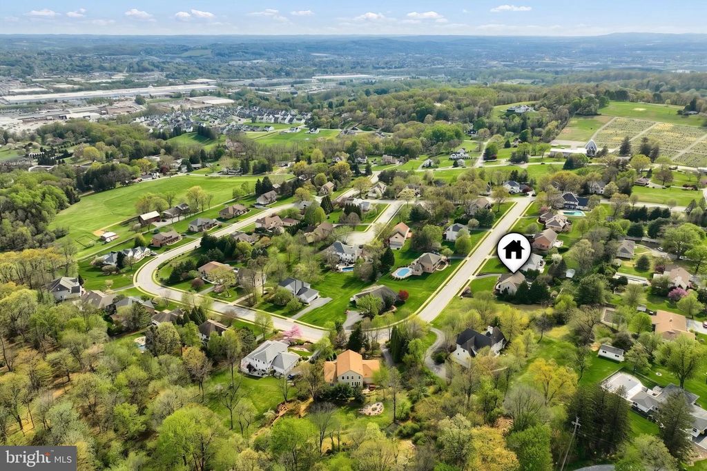 Image 62 of property listing at 2252 SPANGLER CIR, York, PA 17406