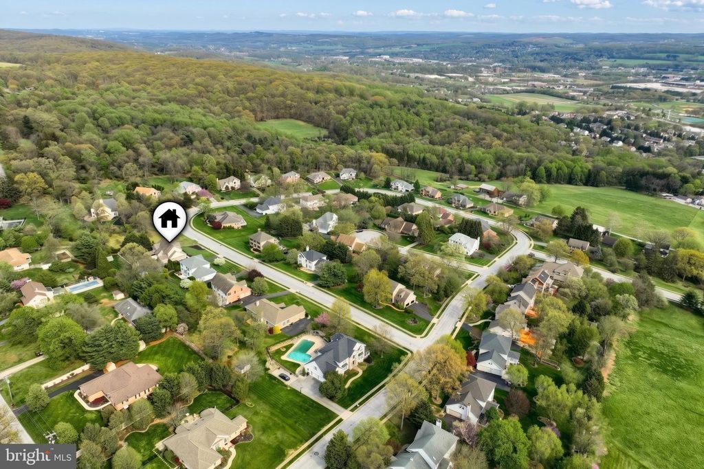 Image 64 of property listing at 2252 SPANGLER CIR, York, PA 17406