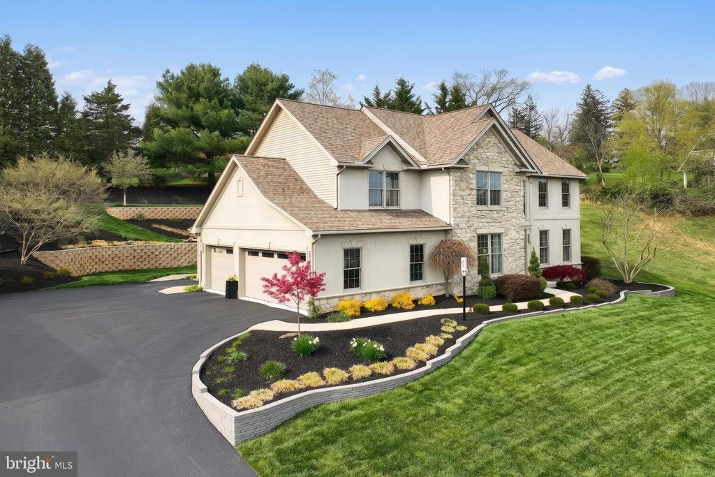 Image 8 of property listing at 2252 SPANGLER CIR, York, PA 17406