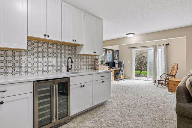 2146 Vermillion Bay, Woodbury, MN 55129