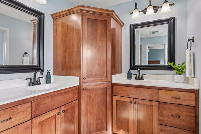 2146 Vermillion Bay, Woodbury, MN 55129