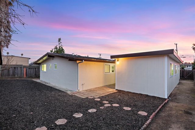 27574 Loyola Ave, Hayward, CA 94545