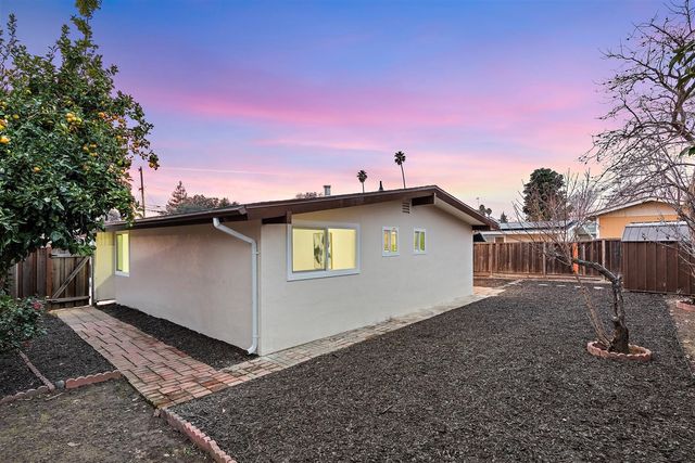 27574 Loyola Ave, Hayward, CA 94545