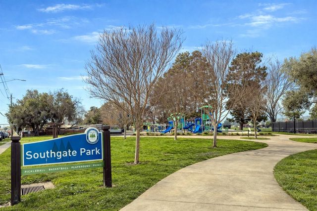 27574 Loyola Ave, Hayward, CA 94545