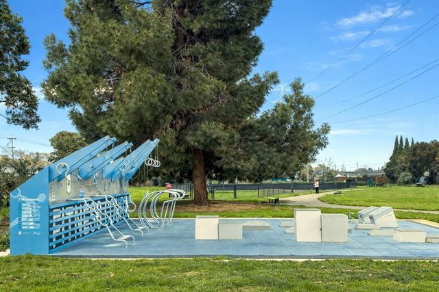 27574 Loyola Ave, Hayward, CA 94545