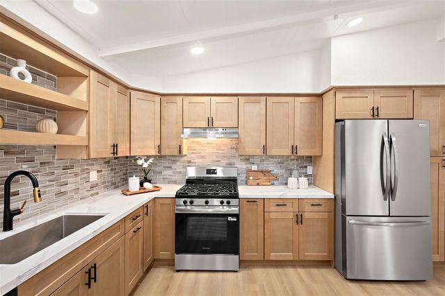 27574 Loyola Ave, Hayward, CA 94545