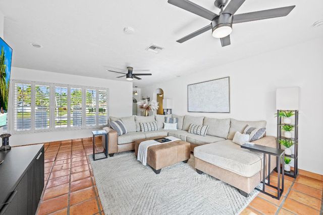 1130 SE 5th Avenue, Pompano Beach, FL 33060