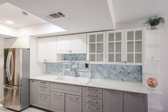 5114 E MONTE VISTA Road, Phoenix, AZ 85008