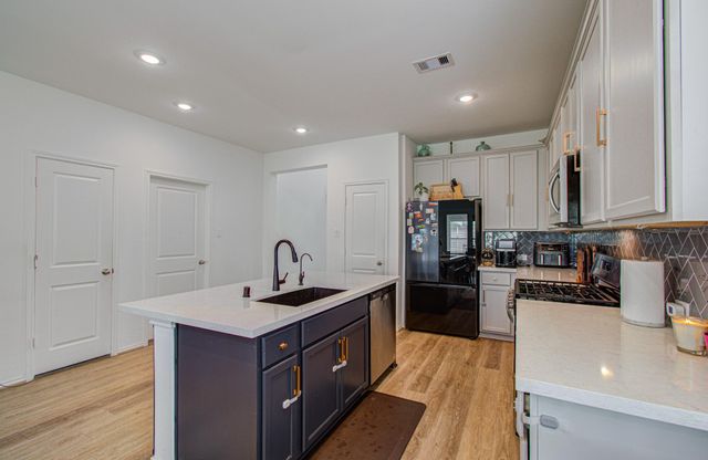 4722 Crest Hill Dr, Manvel, TX 77578