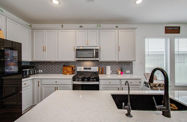 4722 Crest Hill Dr, Manvel, TX 77578