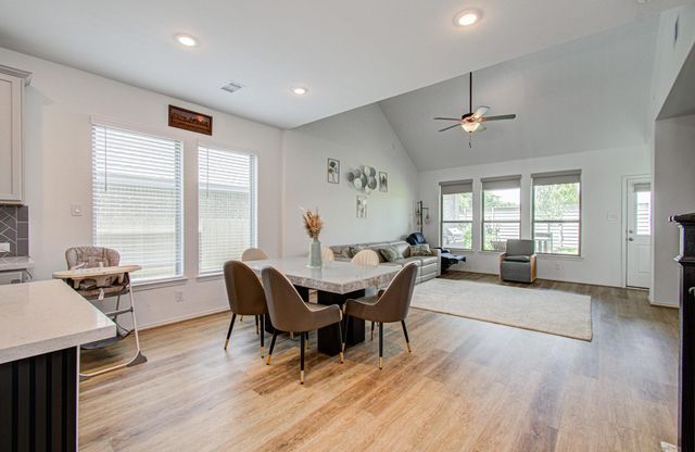 4722 Crest Hill Dr, Manvel, TX 77578