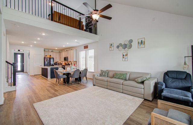 4722 Crest Hill Dr, Manvel, TX 77578