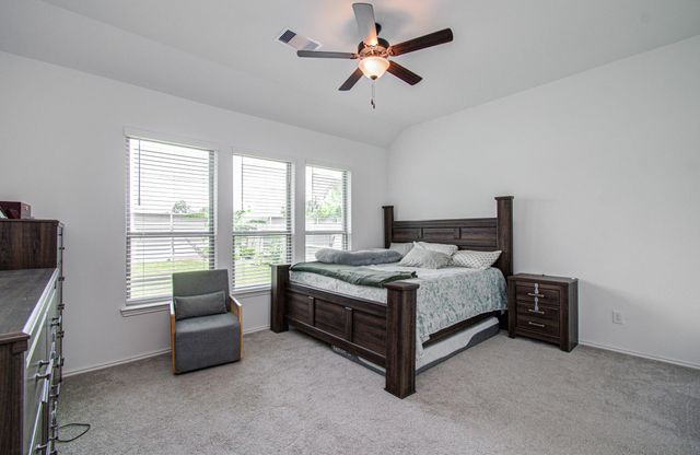 4722 Crest Hill Dr, Manvel, TX 77578