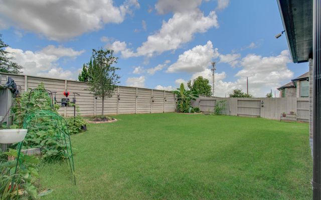 4722 Crest Hill Dr, Manvel, TX 77578