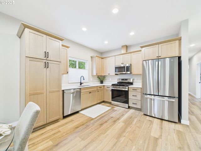 1269 Avenue D, Seaside, OR 97138