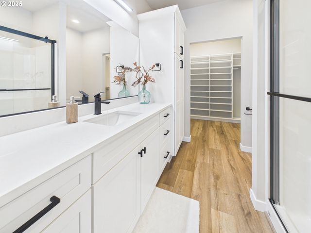 1269 Avenue D, Seaside, OR 97138