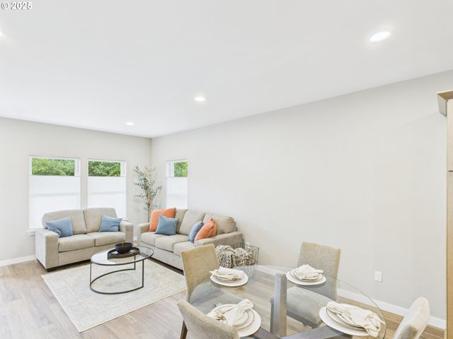 1269 Avenue D, Seaside, OR 97138