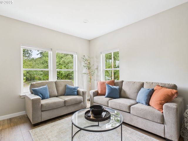 1269 Avenue D, Seaside, OR 97138