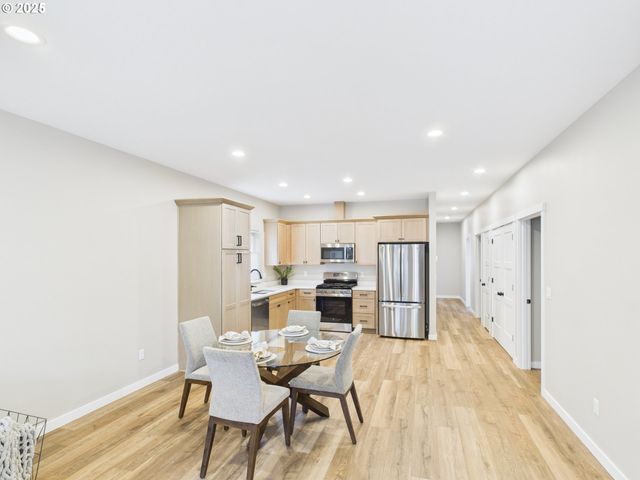 1269 Avenue D, Seaside, OR 97138