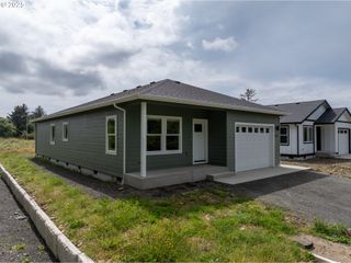 1269 Avenue D, Seaside, OR 97138