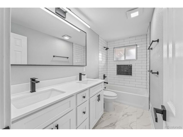 7194 W 68th Ave, Arvada, CO 80003