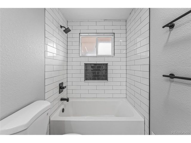 7194 W 68th Ave, Arvada, CO 80003