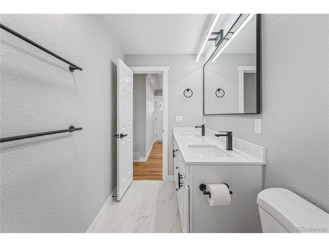 7194 W 68th Ave, Arvada, CO 80003