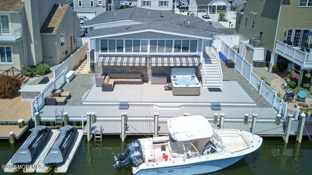 333 Maria Drive, Toms River, NJ 08753