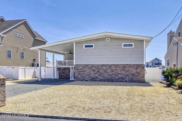 333 Maria Drive, Toms River, NJ 08753