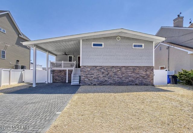 333 Maria Drive, Toms River, NJ 08753