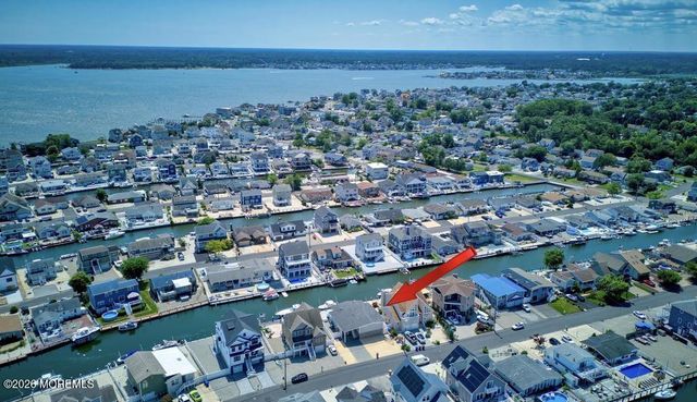 333 Maria Drive, Toms River, NJ 08753