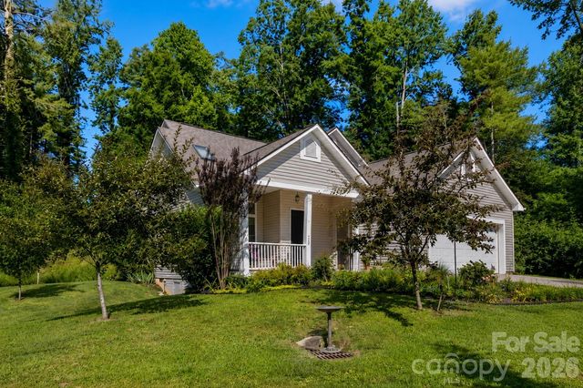 725 W Pine Street, Hendersonville, NC 28739