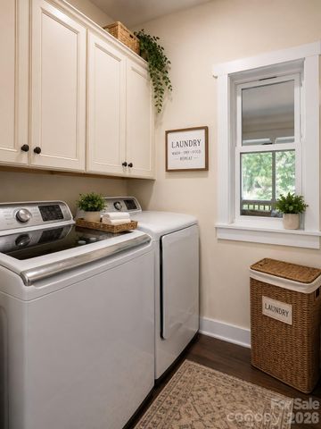 725 W Pine Street, Hendersonville, NC 28739