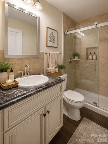 725 W Pine Street, Hendersonville, NC 28739
