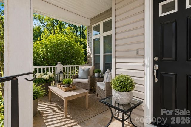 725 W Pine Street, Hendersonville, NC 28739