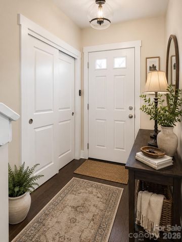 725 W Pine Street, Hendersonville, NC 28739