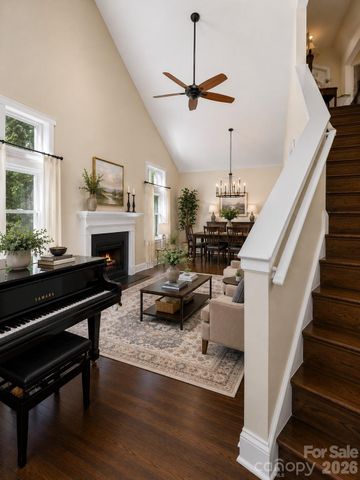 725 W Pine Street, Hendersonville, NC 28739