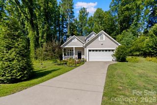 725 W Pine Street, Hendersonville, NC 28739