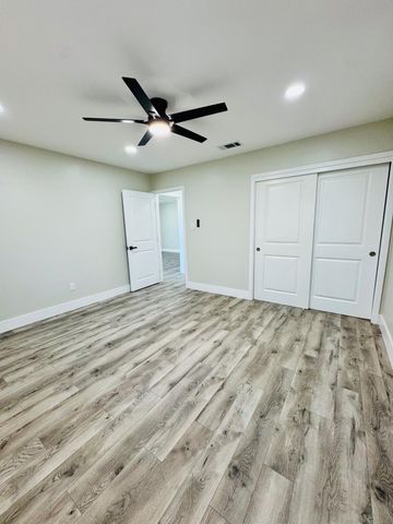 7900 Whirlaway Street, Bakersfield, CA 93307