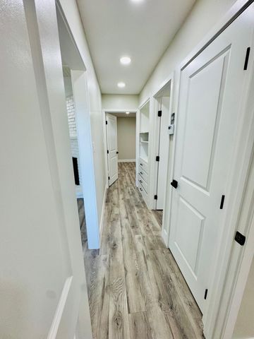 7900 Whirlaway Street, Bakersfield, CA 93307